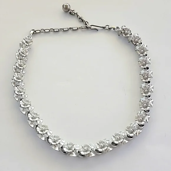 Vintage Lisner Choker - Picture 1 of 3